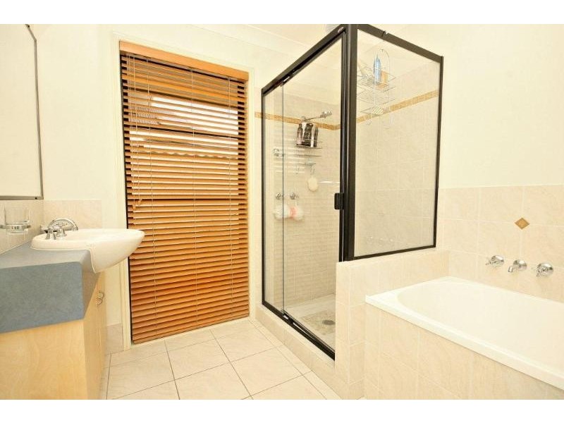 21 Sardinia Pl, Parrearra QLD 4575