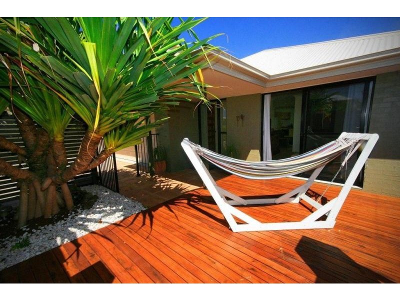 21 Sardinia Pl, Parrearra QLD 4575