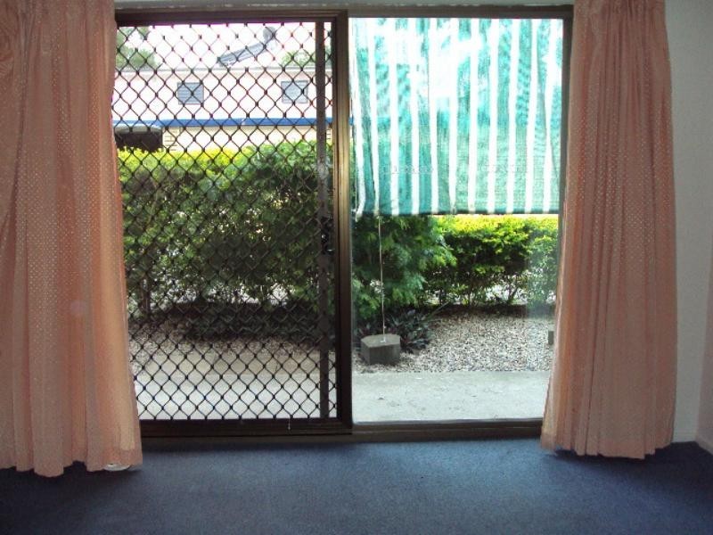 2/8 Winston Dr, Bongaree QLD 4507