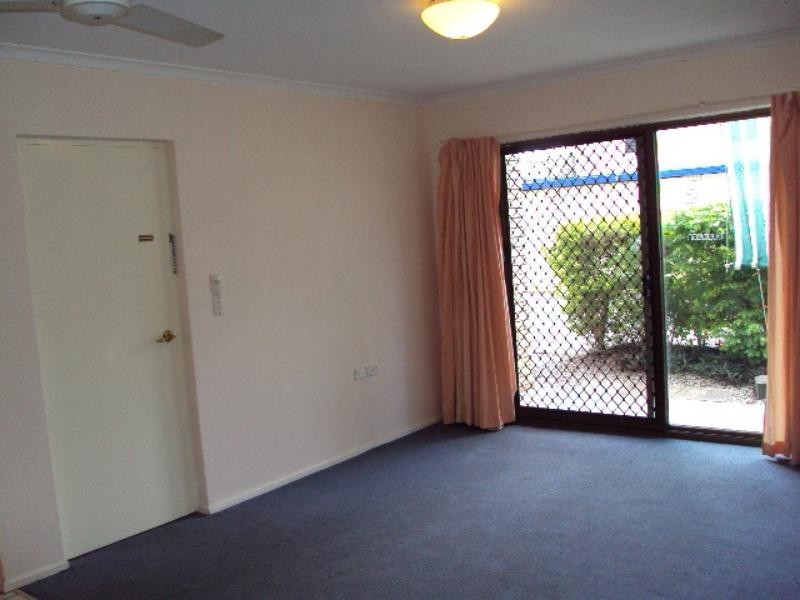 2/8 Winston Dr, Bongaree QLD 4507