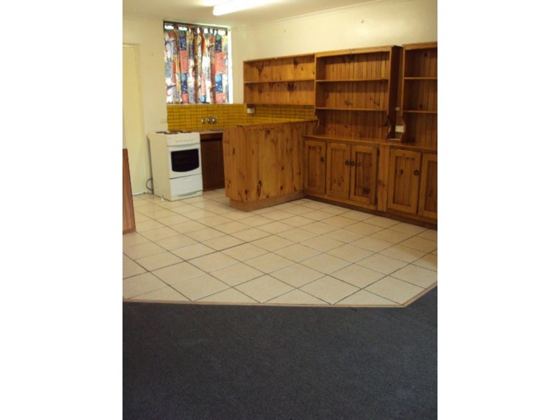 2/8 Winston Dr, Bongaree QLD 4507