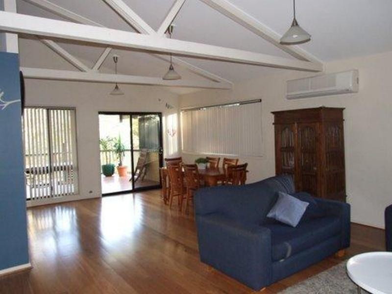 24 Hill St, Belmont NSW 2280