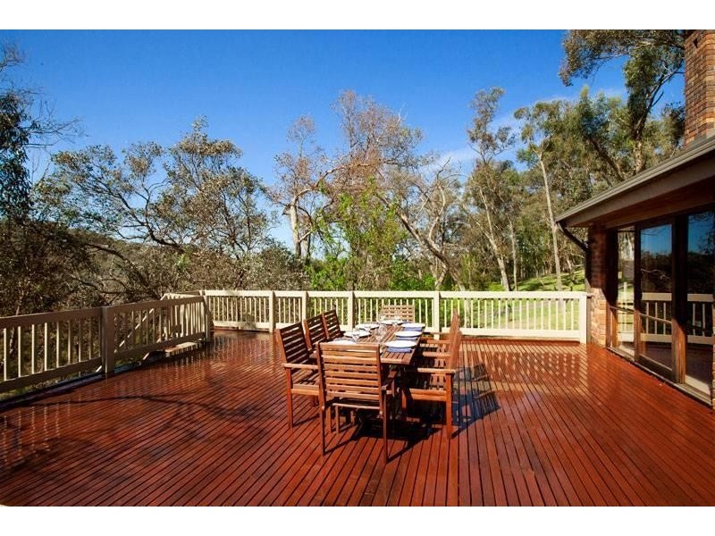 8 Caloola Dr, Warrandyte VIC 3113