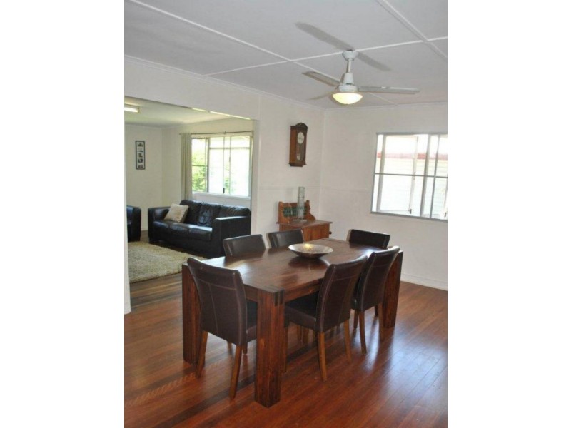 47 Bonneville St, Holland Park West QLD 4121