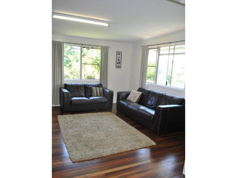 47 Bonneville St, Holland Park West QLD 4121