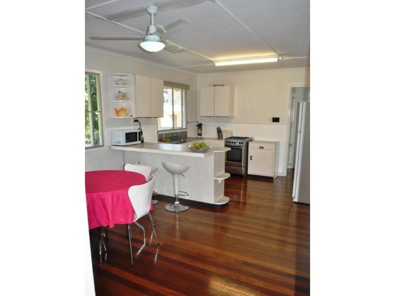 47 Bonneville St, Holland Park West QLD 4121