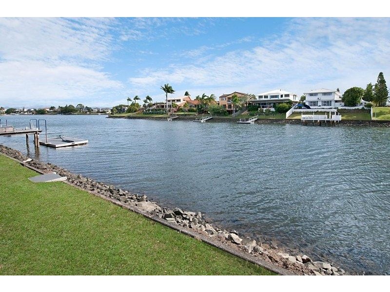 22 Claymore Cres, Sorrento QLD 4217