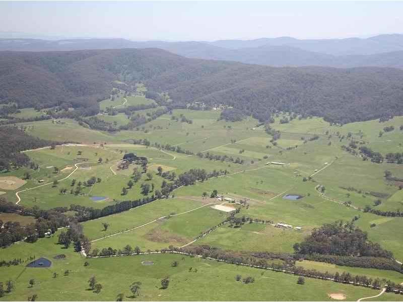 165 Sanders Rd, Garfield North VIC 3814