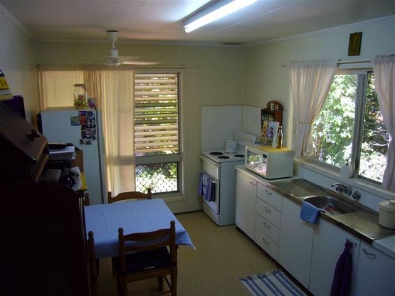 15 Mackenzie Dr, Moranbah QLD 4744