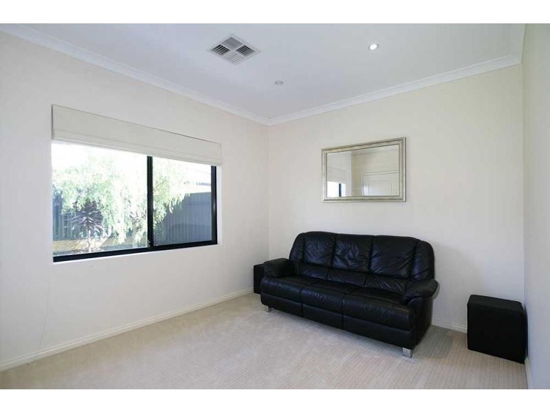 14 Denham Way, Ridgewood WA 6030