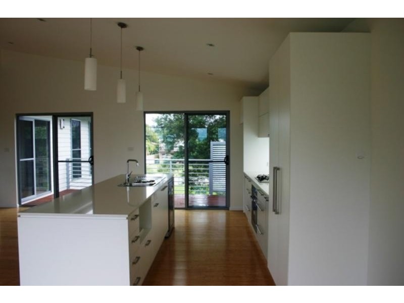 33 Elizabeth Dr, Vincentia NSW 2540