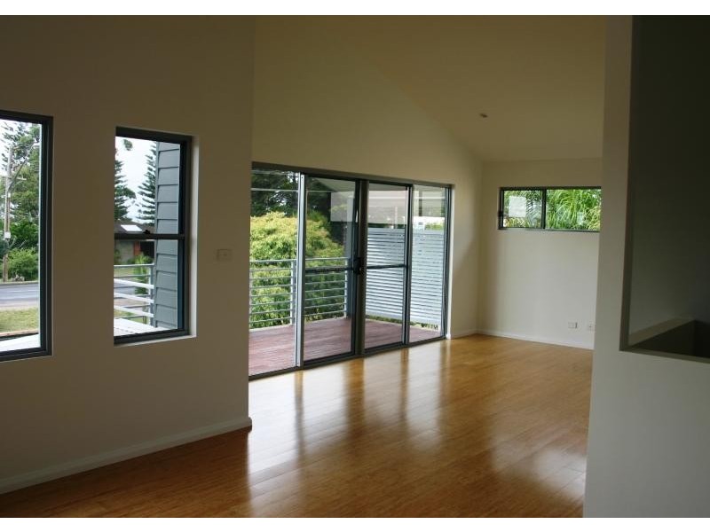 33 Elizabeth Dr, Vincentia NSW 2540