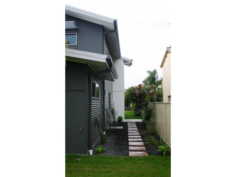 33 Elizabeth Dr, Vincentia NSW 2540