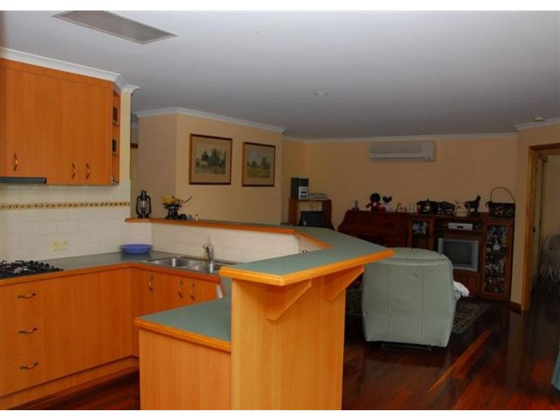 8 Casey Ct, Dundowran Beach QLD 4655