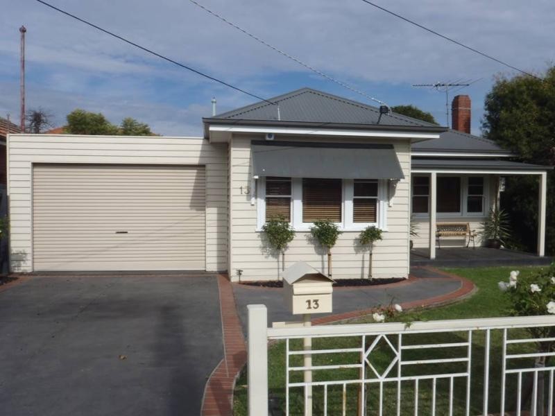 13 Queen St, Reservoir VIC 3073