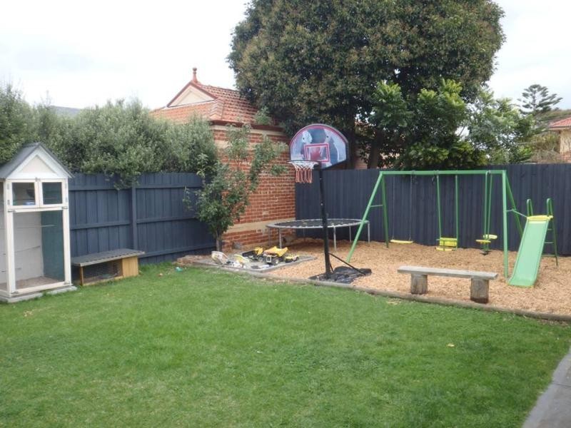13 Queen St, Reservoir VIC 3073
