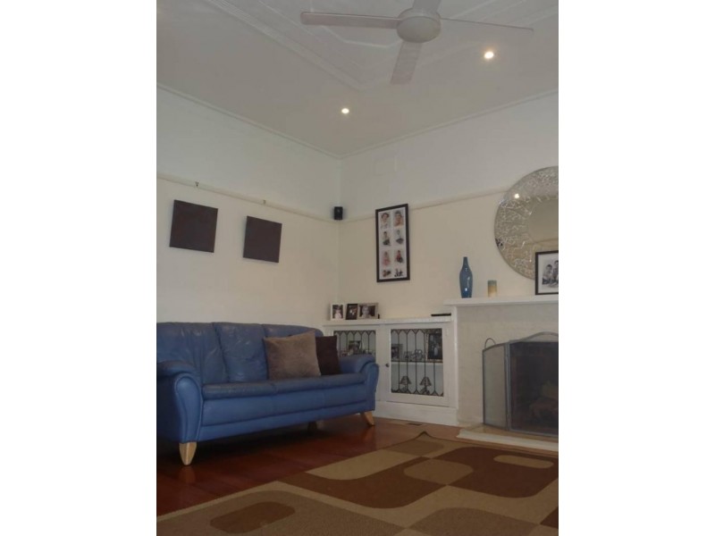 13 Queen St, Reservoir VIC 3073