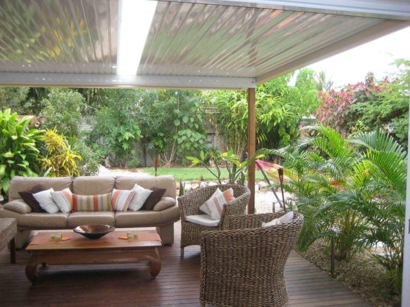 24 Donald Ave, Paradise Point QLD 4216