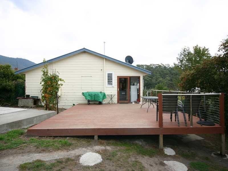 9 Russell Rd, Claremont TAS 7011