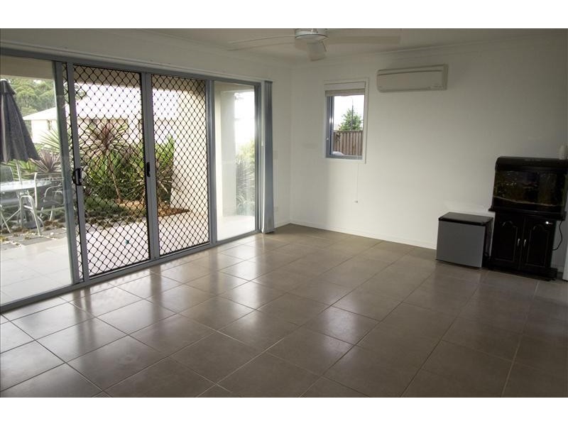 11 Worchester Tce, Reedy Creek QLD 4227