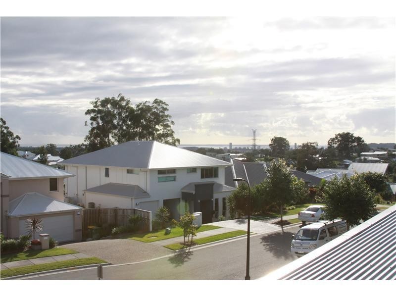 11 Worchester Tce, Reedy Creek QLD 4227