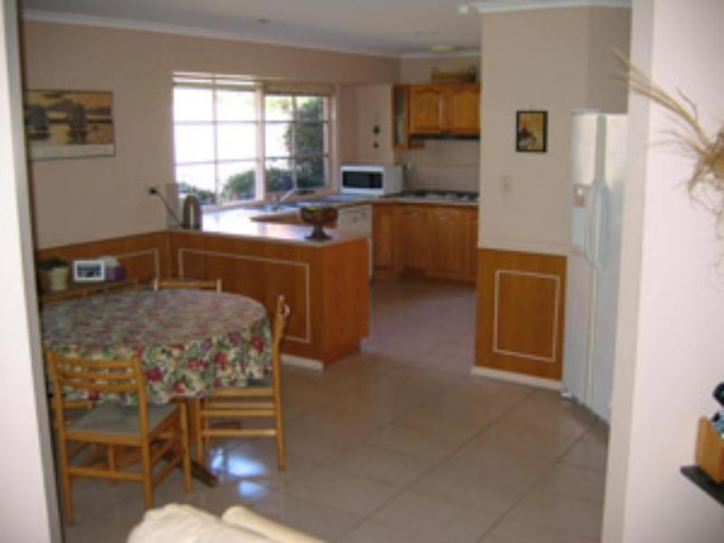 38 Jessica Cl, Wantirna South VIC 3152