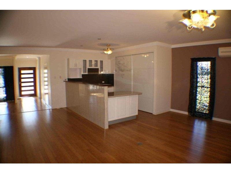 20 Mayes Cct, Caboolture QLD 4510