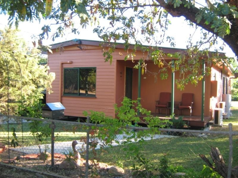 37 Mowbray St, Hughenden QLD 4821