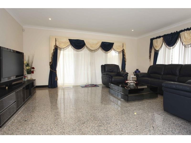 8 Minuet Ct, Glenwood NSW 2768