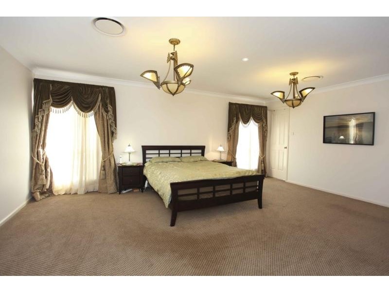 8 Minuet Ct, Glenwood NSW 2768