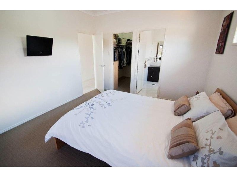 125 McGinn Rd, Ferny Grove QLD 4055