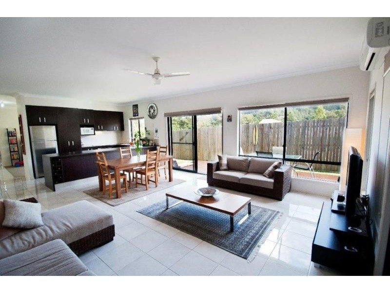 125 McGinn Rd, Ferny Grove QLD 4055