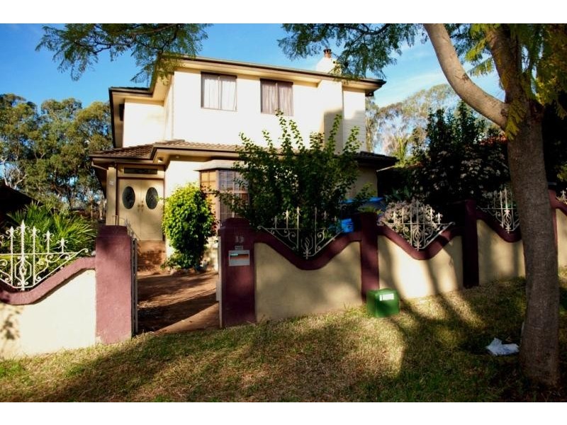 35 Dunkeld Pl, St Andrews NSW 2566