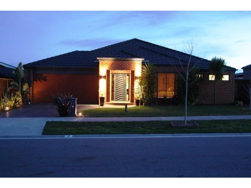 5 Castawellan St, Lyndhurst VIC 3975