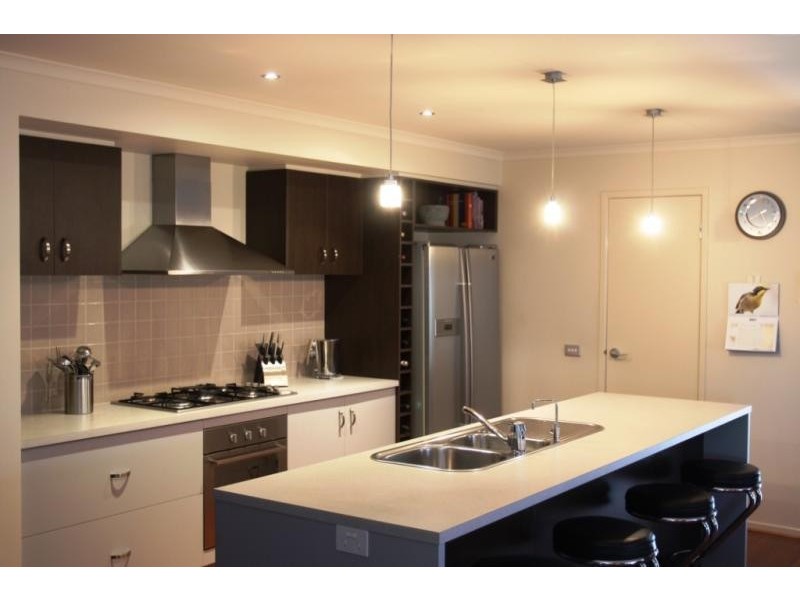 5 Castawellan St, Lyndhurst VIC 3975