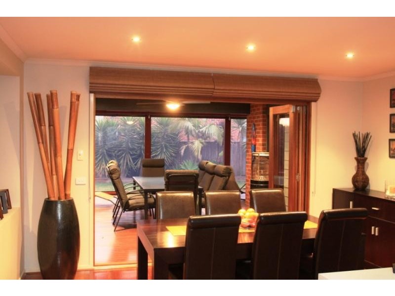 5 Castawellan St, Lyndhurst VIC 3975