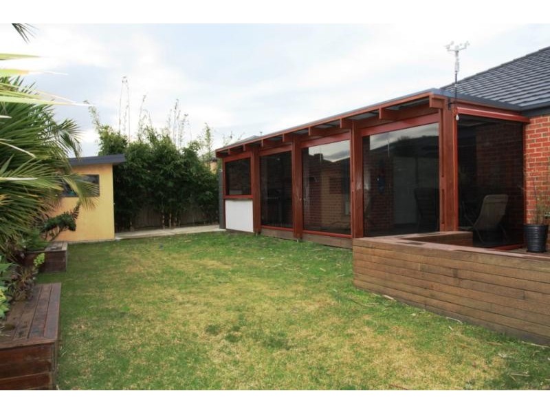 5 Castawellan St, Lyndhurst VIC 3975