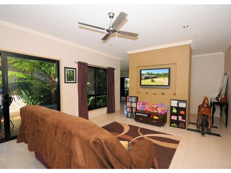 6 Chiquita Ct, Dundowran Beach QLD 4655