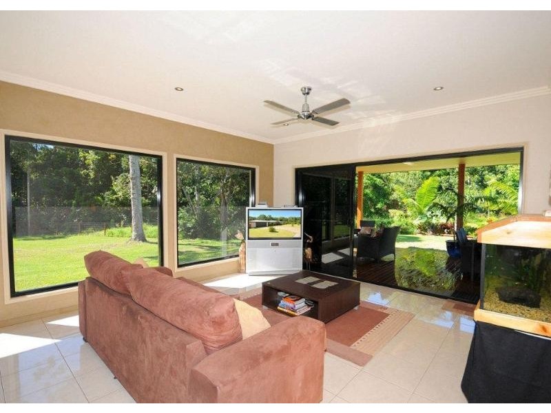 6 Chiquita Ct, Dundowran Beach QLD 4655