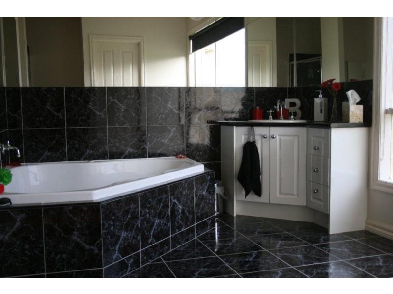 140 The Panorama -, Mickleham VIC 3064
