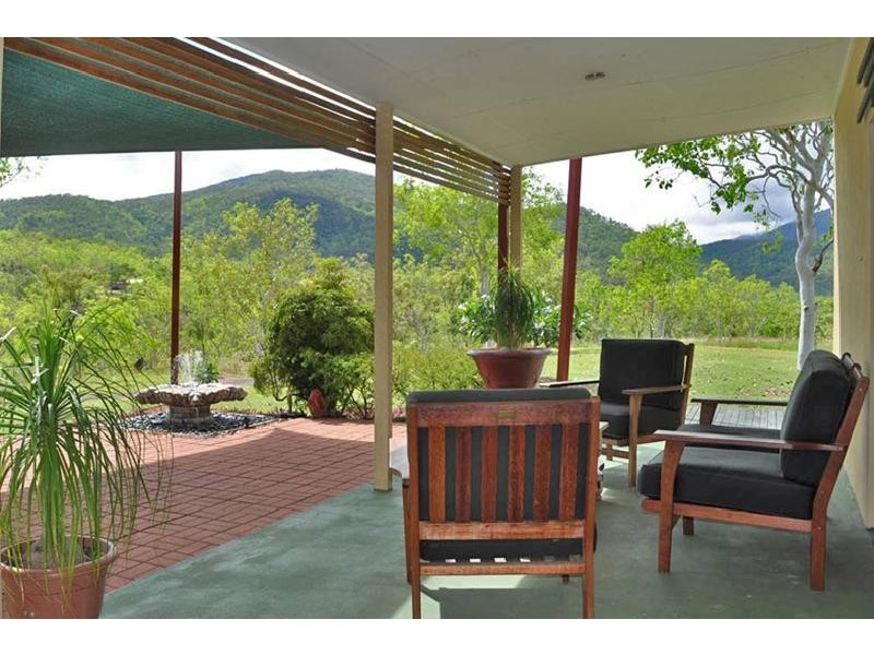4 Hancock Rd, Alligator Creek QLD 4816