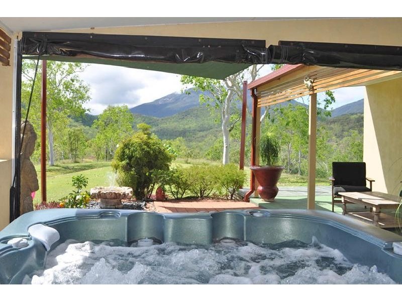 4 Hancock Rd, Alligator Creek QLD 4816
