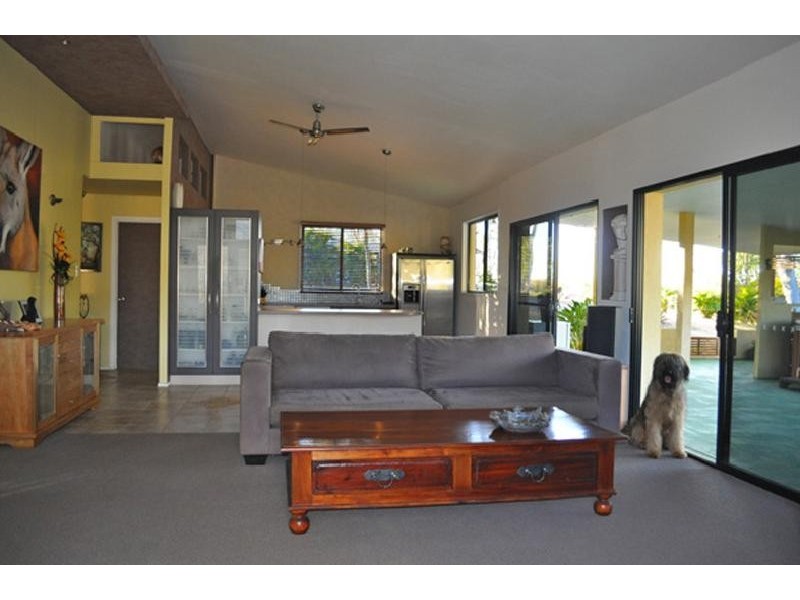 4 Hancock Rd, Alligator Creek QLD 4816