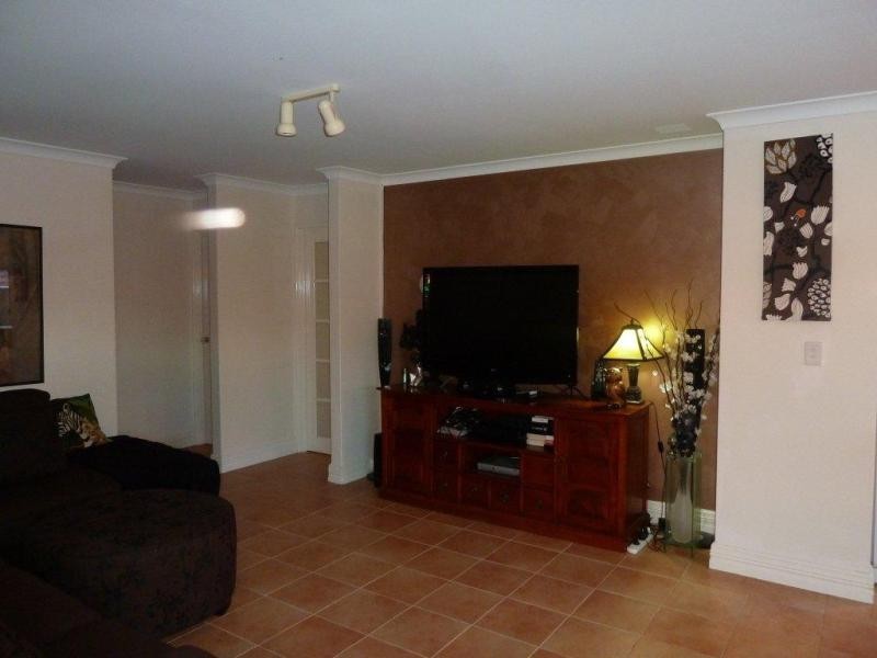 26 Goldfinch Loop, Woodvale WA 6026