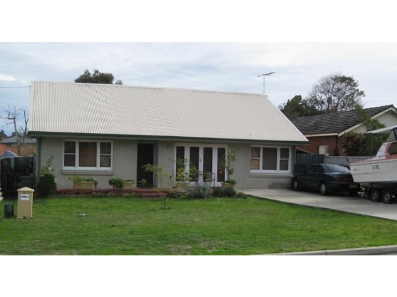 27 Latham St, Alfred Cove WA 6154