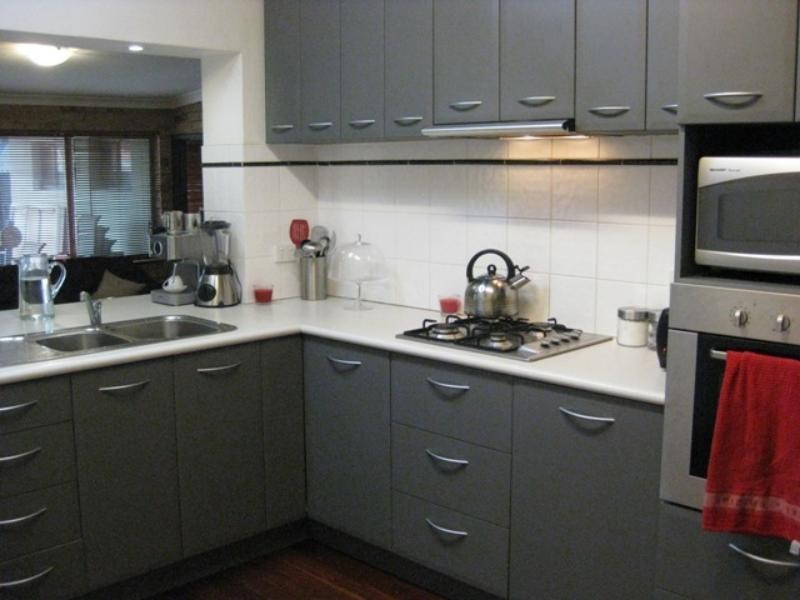 27 Latham St, Alfred Cove WA 6154