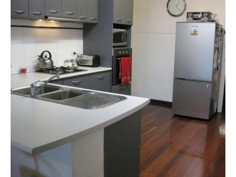 27 Latham St, Alfred Cove WA 6154