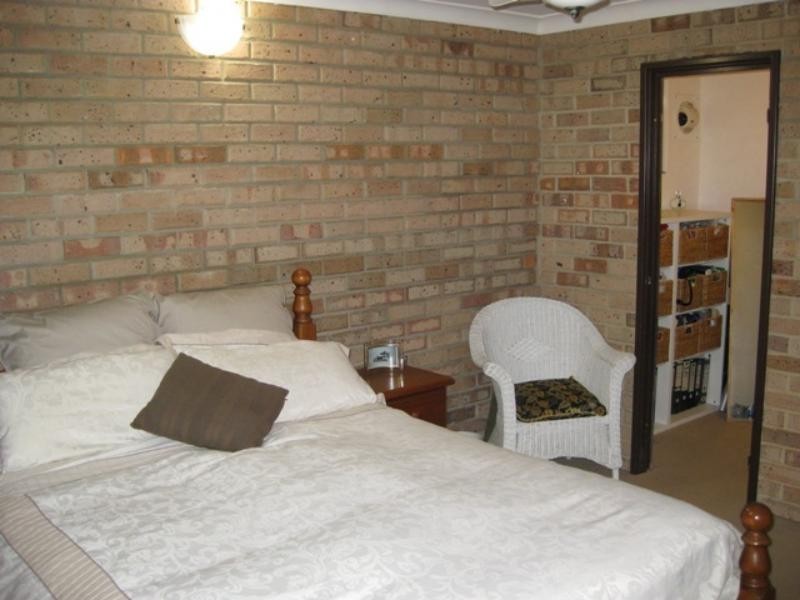 27 Latham St, Alfred Cove WA 6154