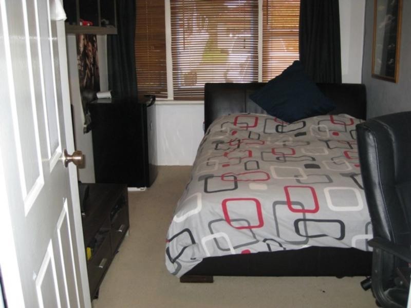 27 Latham St, Alfred Cove WA 6154