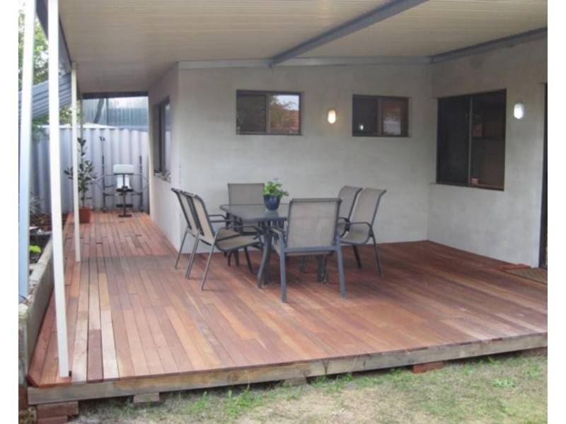 27 Latham St, Alfred Cove WA 6154